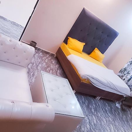 Dadri Roomshala 110 Hotel Mulaqaat - Shiv Nadar University מראה חיצוני תמונה