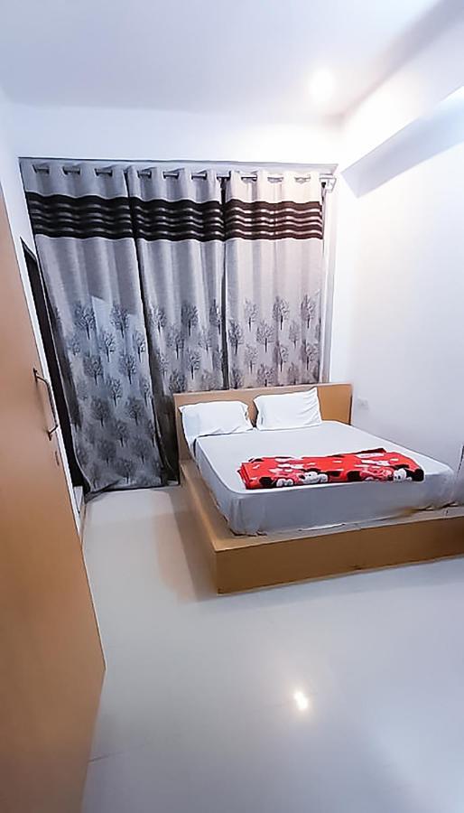 Dadri Roomshala 110 Hotel Mulaqaat - Shiv Nadar University מראה חיצוני תמונה