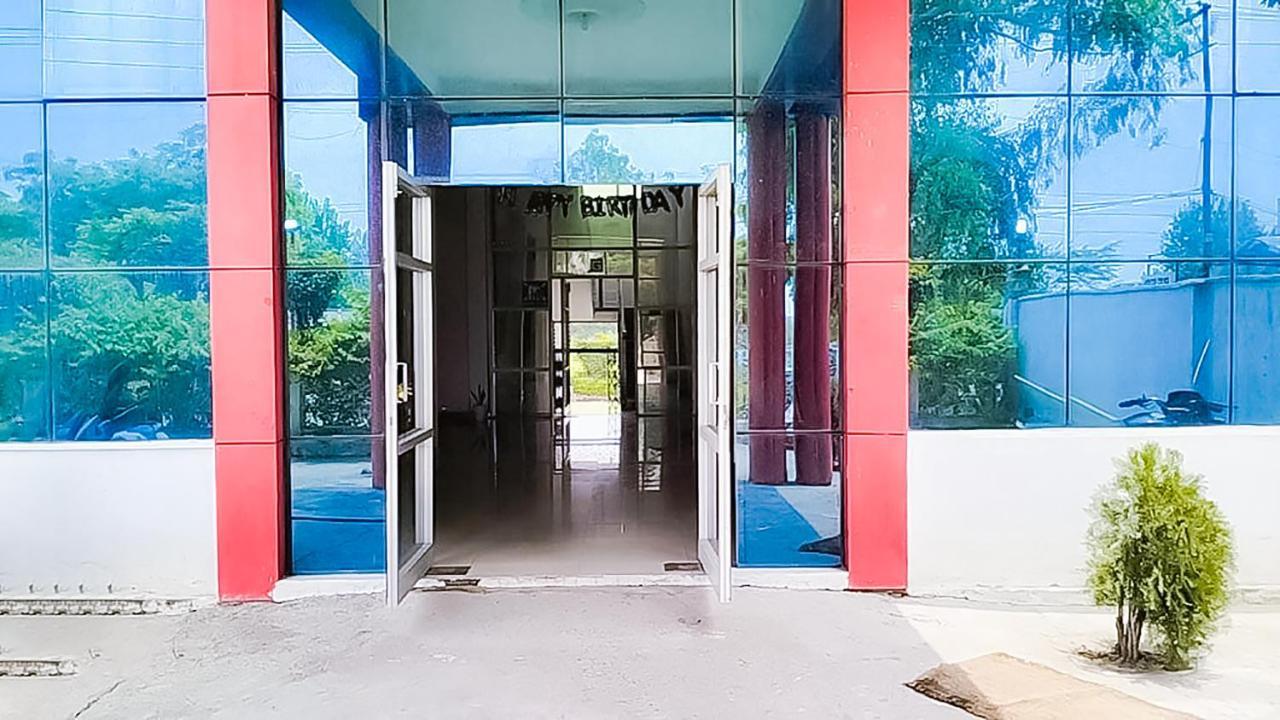 Dadri Roomshala 110 Hotel Mulaqaat - Shiv Nadar University מראה חיצוני תמונה