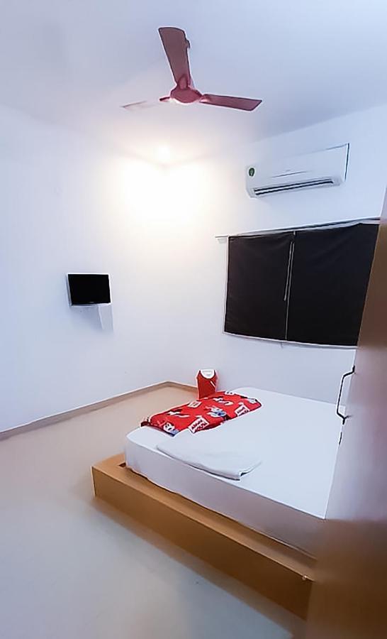 Dadri Roomshala 110 Hotel Mulaqaat - Shiv Nadar University מראה חיצוני תמונה