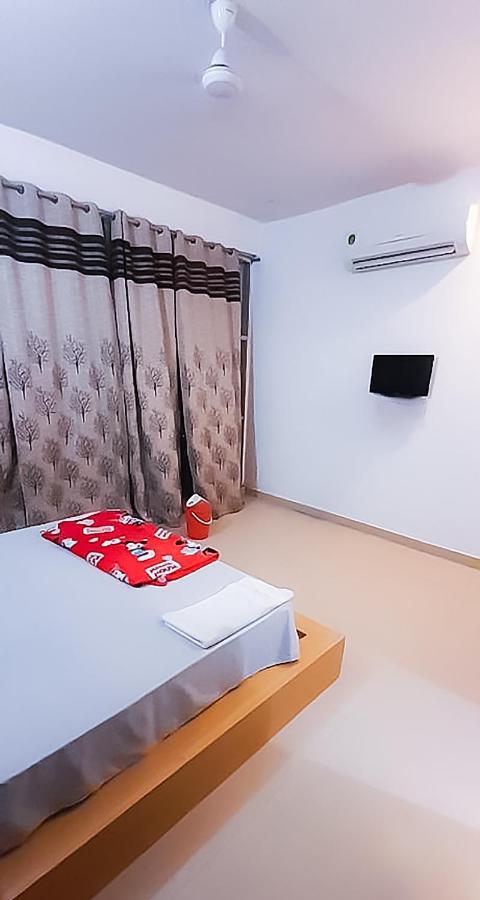 Dadri Roomshala 110 Hotel Mulaqaat - Shiv Nadar University מראה חיצוני תמונה