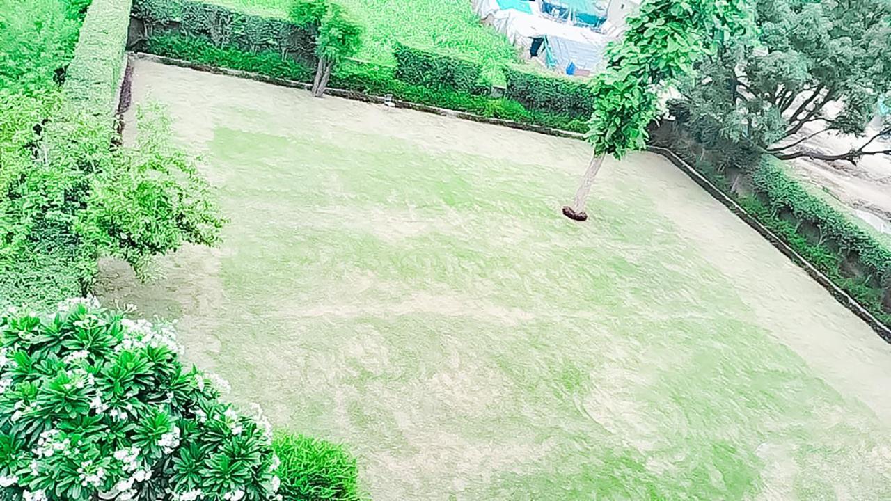 Dadri Roomshala 110 Hotel Mulaqaat - Shiv Nadar University מראה חיצוני תמונה