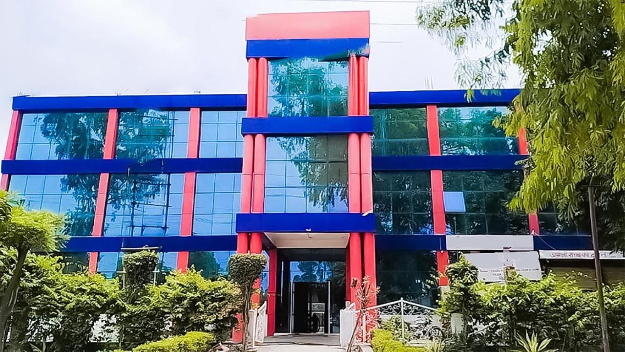 Dadri Roomshala 110 Hotel Mulaqaat - Shiv Nadar University מראה חיצוני תמונה