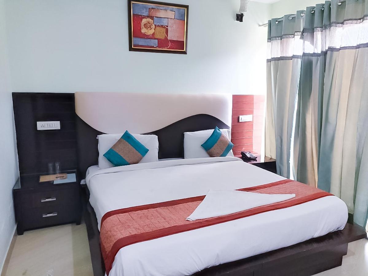 Dadri Roomshala 110 Hotel Mulaqaat - Shiv Nadar University מראה חיצוני תמונה